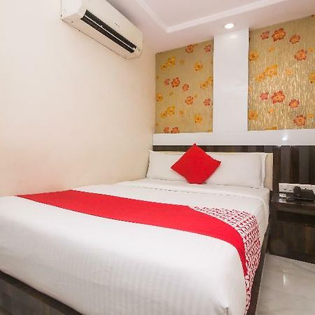 Oyo 8193 Hotel Pearl View Mumbai  Buitenkant foto