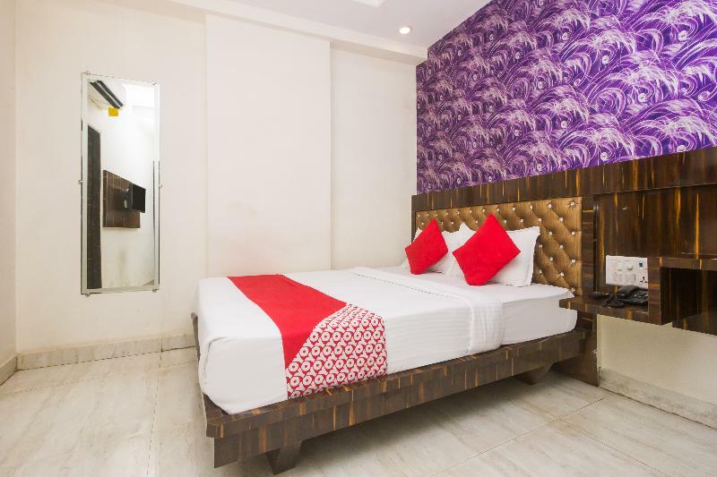 Oyo 8193 Hotel Pearl View Mumbai  Buitenkant foto