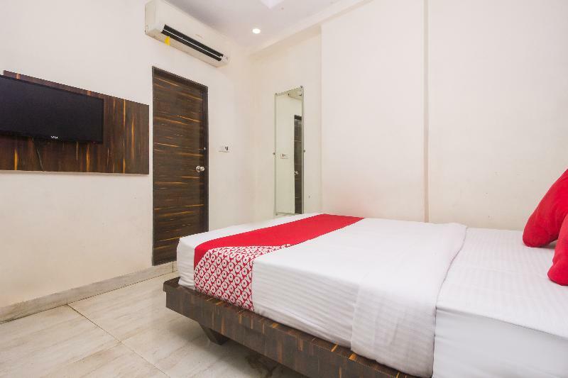 Oyo 8193 Hotel Pearl View Mumbai  Buitenkant foto