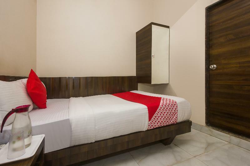 Oyo 8193 Hotel Pearl View Mumbai  Buitenkant foto