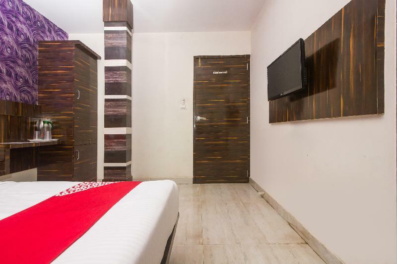 Oyo 8193 Hotel Pearl View Mumbai  Buitenkant foto