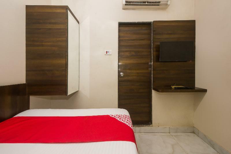 Oyo 8193 Hotel Pearl View Mumbai  Buitenkant foto