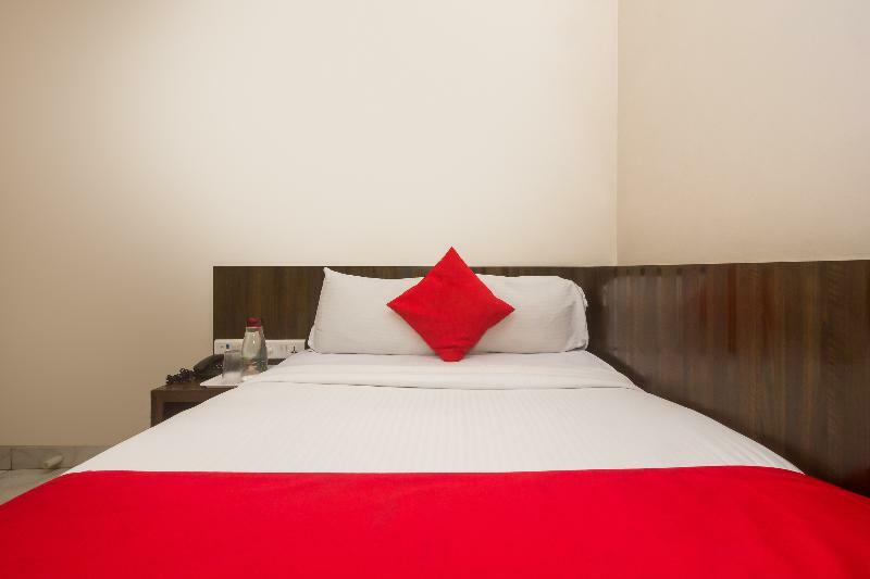 Oyo 8193 Hotel Pearl View Mumbai  Buitenkant foto
