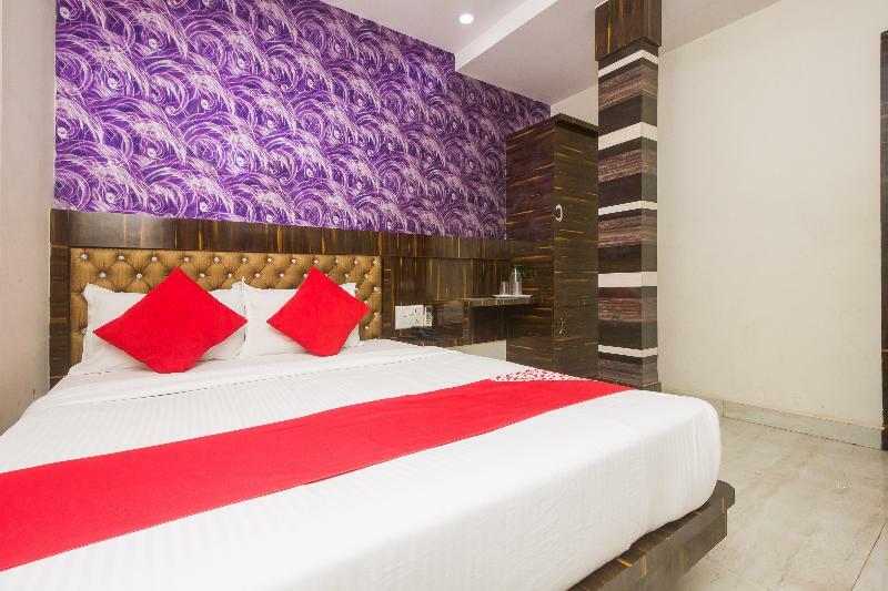 Oyo 8193 Hotel Pearl View Mumbai  Buitenkant foto
